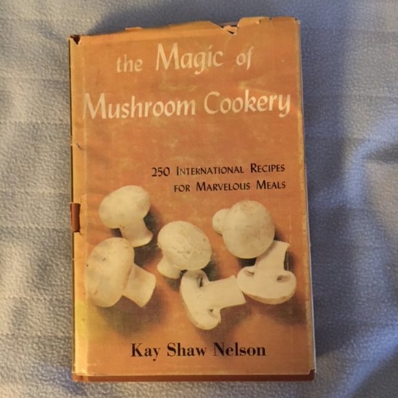 MUSHROOM COOKBOOK VINTAGE 1971 - Picture 1 of 8